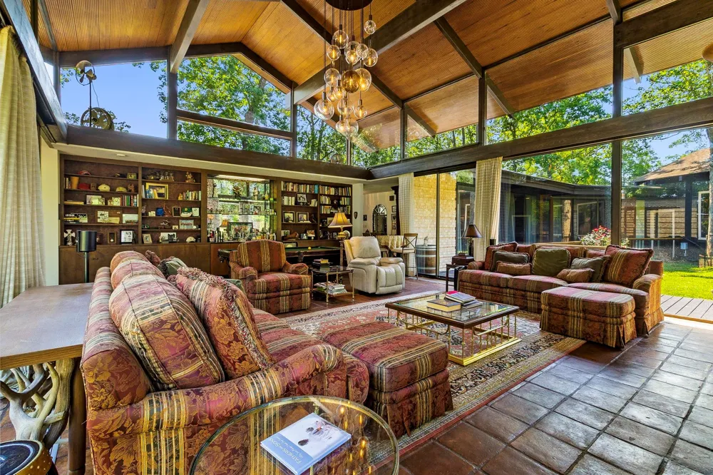 146 Billandrea Lane Panorama Village, TX 77304