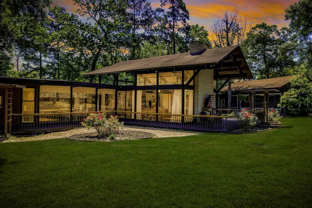 146 Billandrea Lane Panorama Village, TX 77304