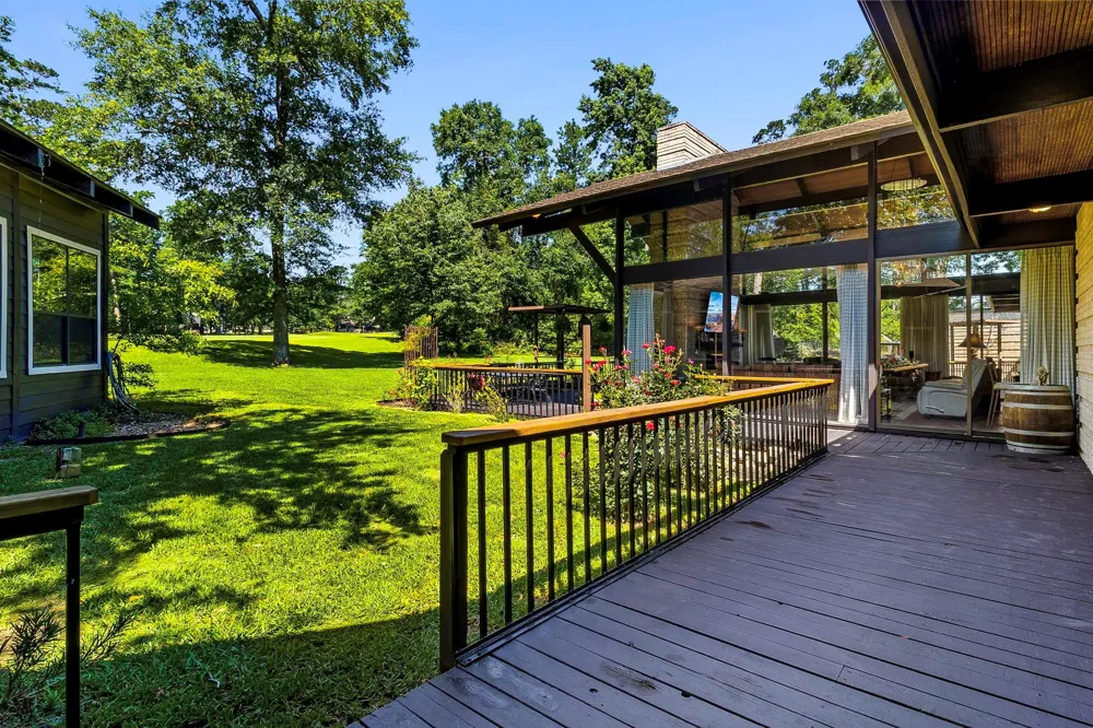 146 Billandrea Lane Panorama Village, TX 77304