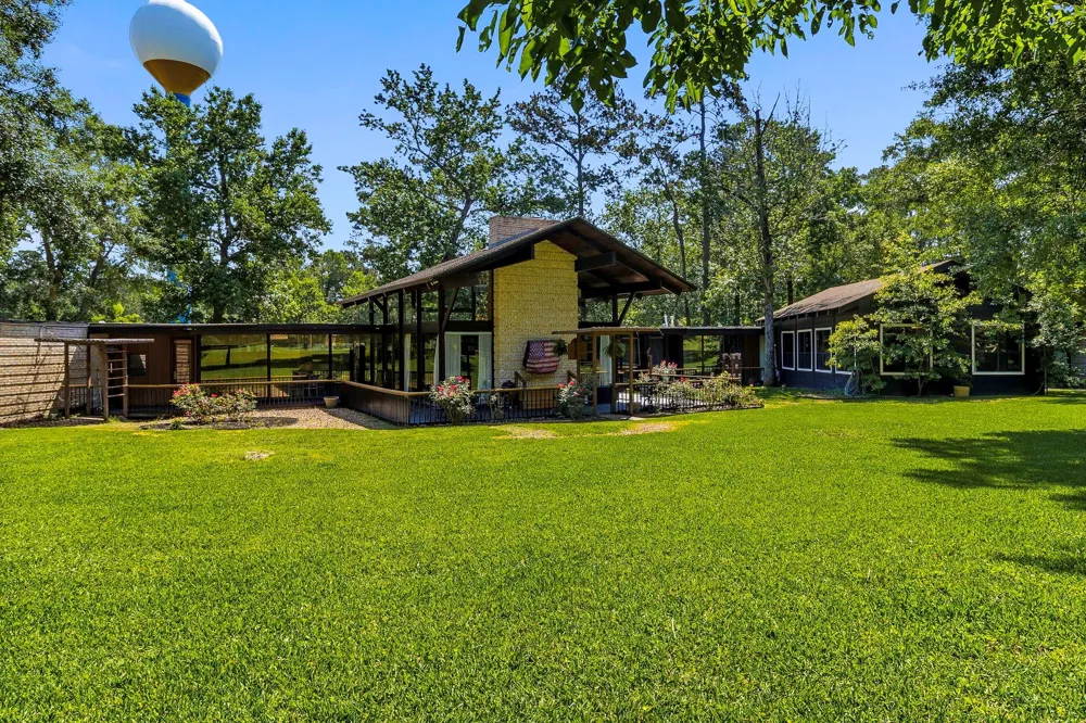 146 Billandrea Lane Panorama Village, TX 77304