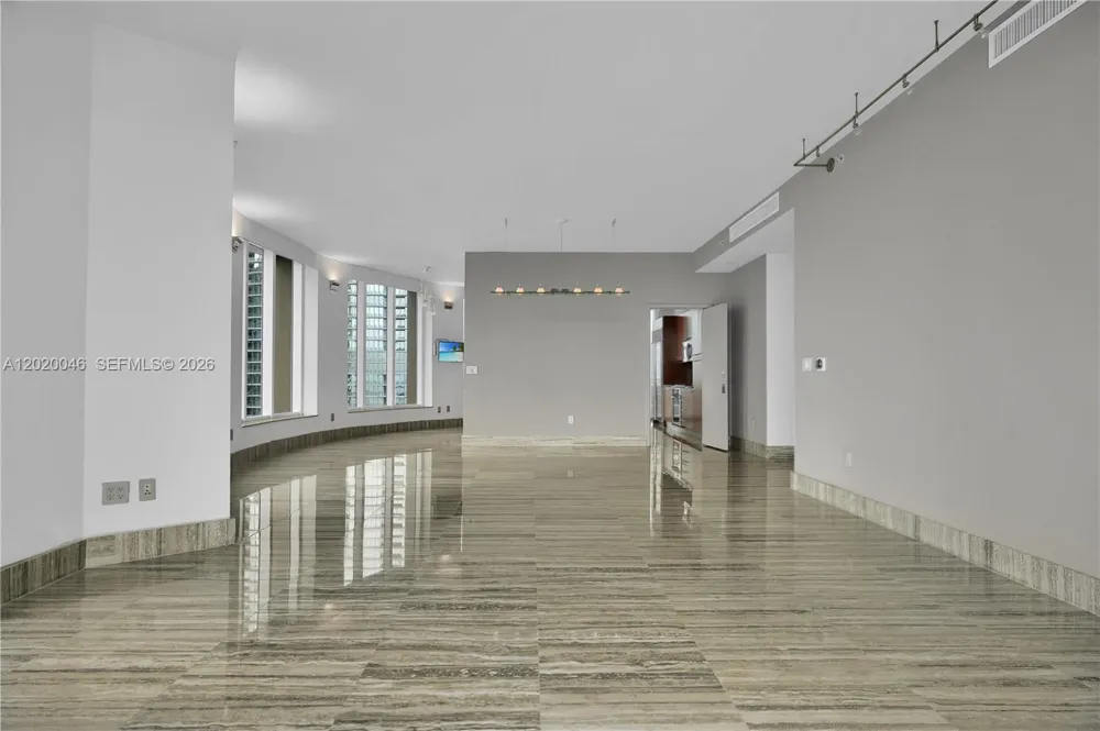 901 Brickell Key Blvd #3204 Miami, FL 33131