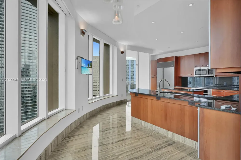 901 Brickell Key Blvd #3204 Miami, FL 33131