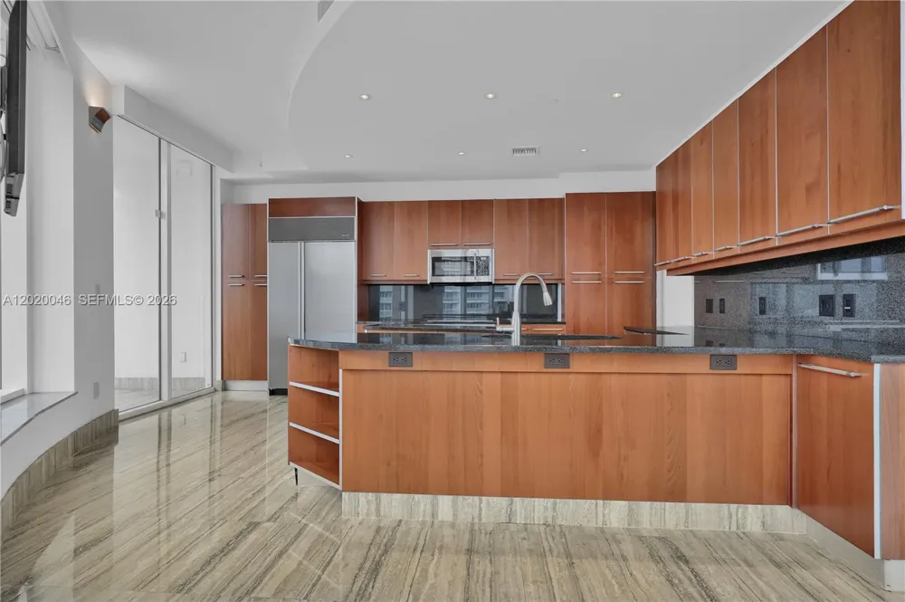 901 Brickell Key Blvd #3204 Miami, FL 33131