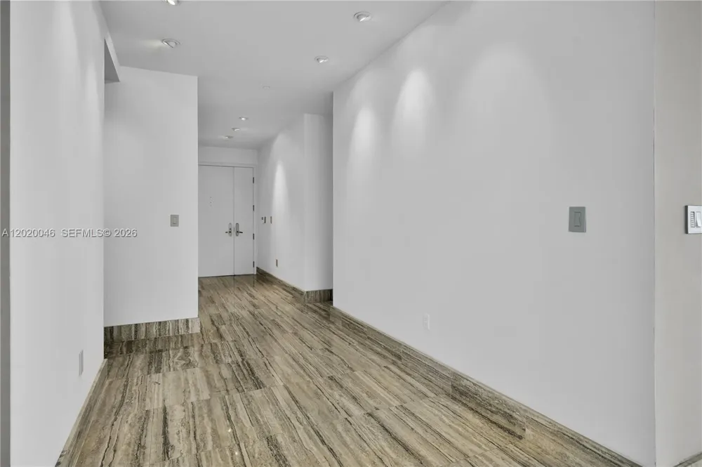 901 Brickell Key Blvd #3204 Miami, FL 33131