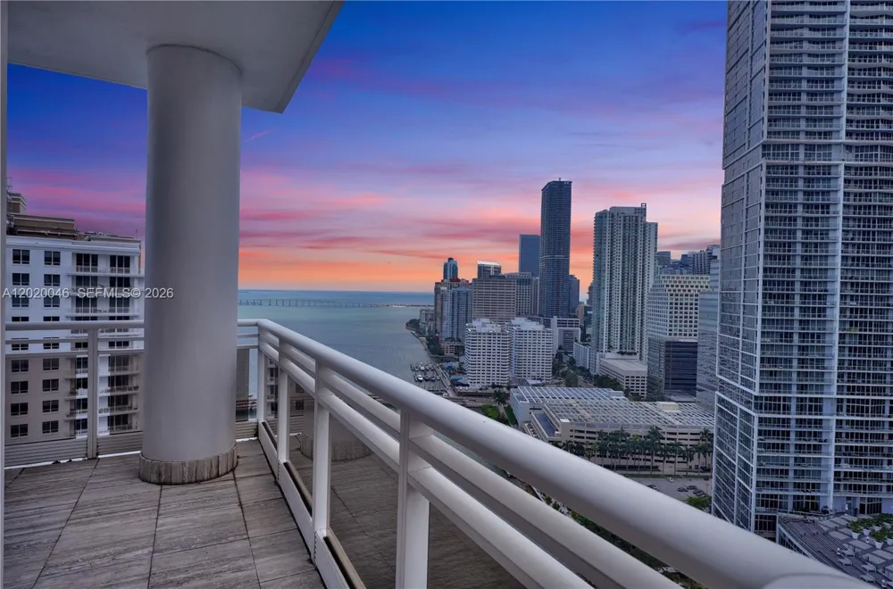 901 Brickell Key Blvd #3204 Miami, FL 33131