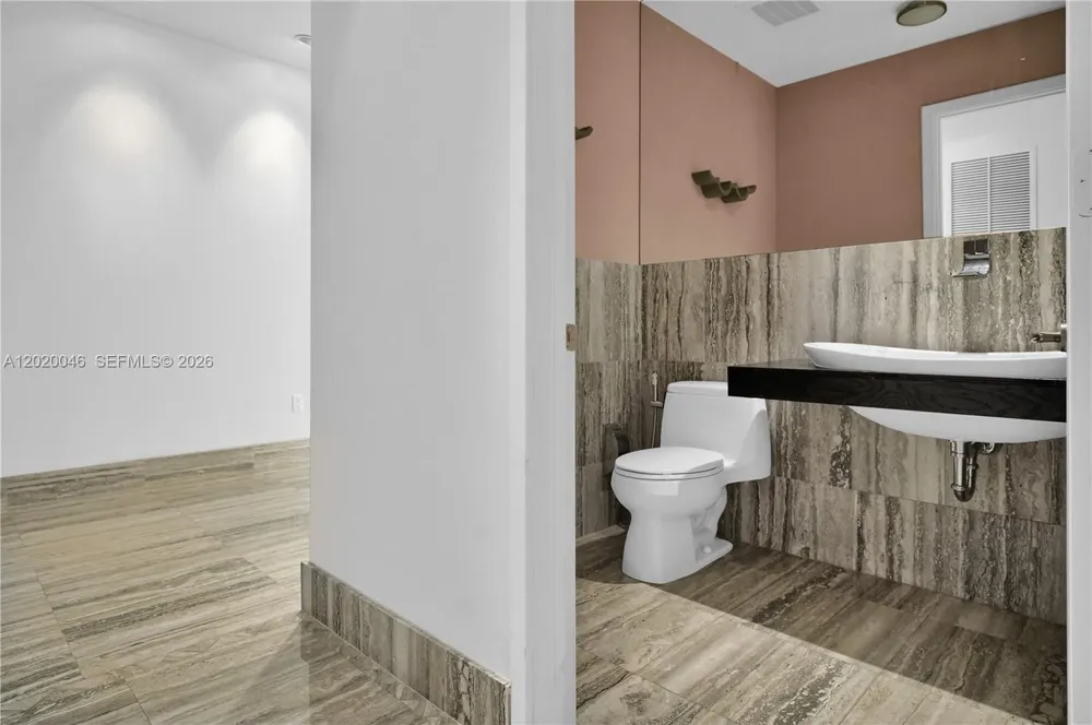 901 Brickell Key Blvd #3204 Miami, FL 33131