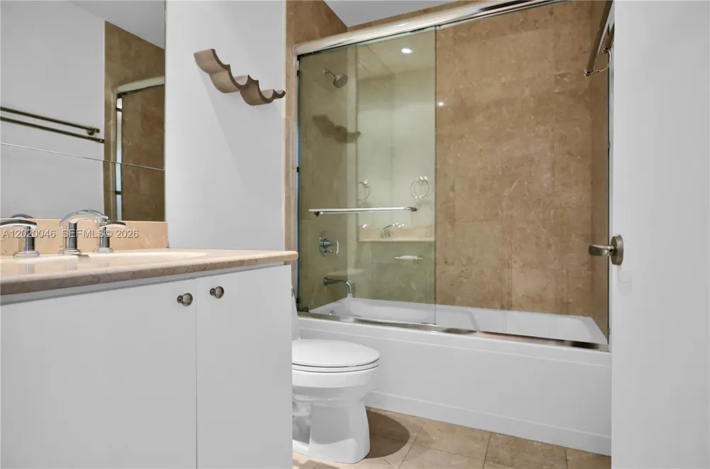 901 Brickell Key Blvd #3204 Miami, FL 33131