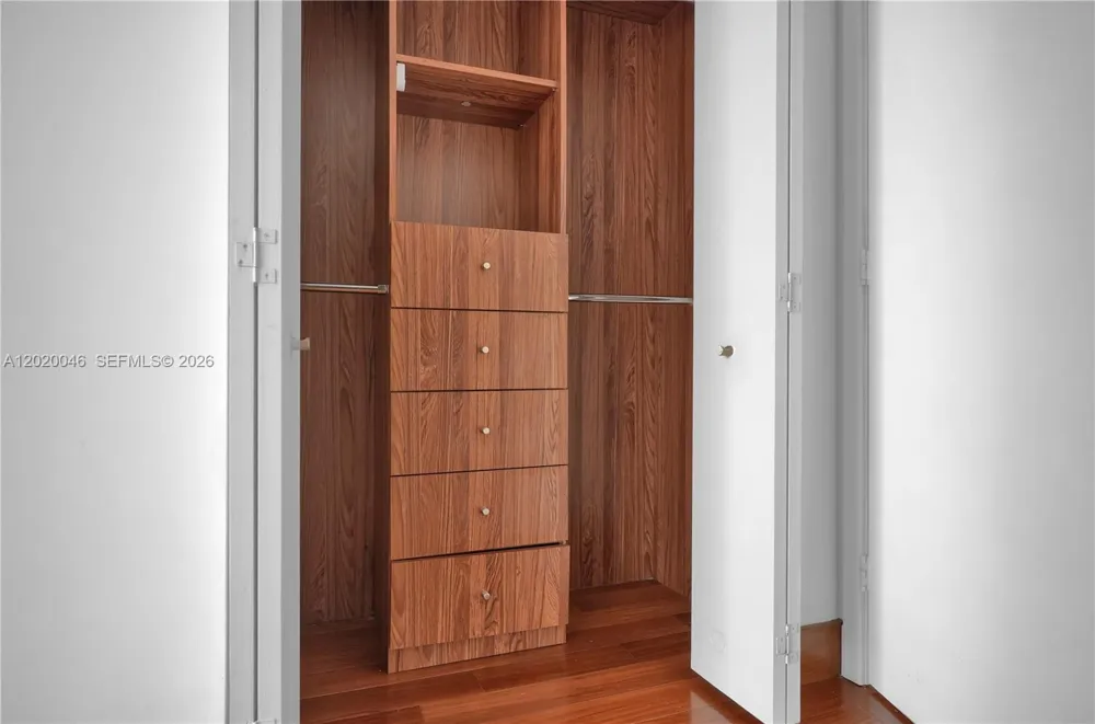 901 Brickell Key Blvd #3204 Miami, FL 33131