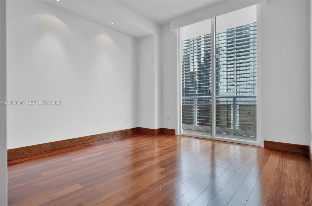 901 Brickell Key Blvd #3204 Miami, FL 33131