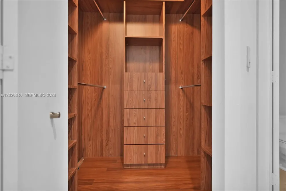 901 Brickell Key Blvd #3204 Miami, FL 33131