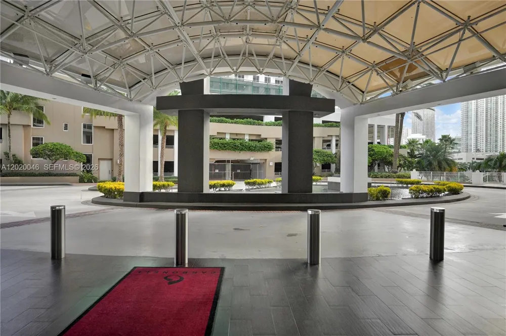 901 Brickell Key Blvd #3204 Miami, FL 33131