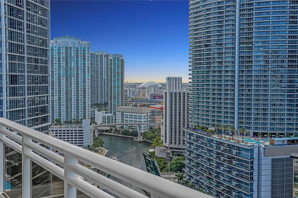 901 Brickell Key Blvd #3204 Miami, FL 33131