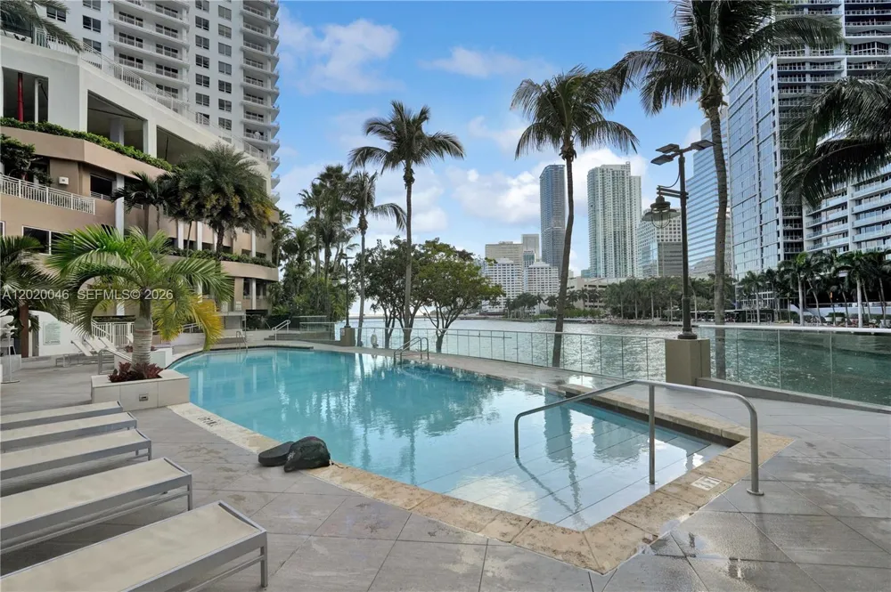 901 Brickell Key Blvd #3204 Miami, FL 33131