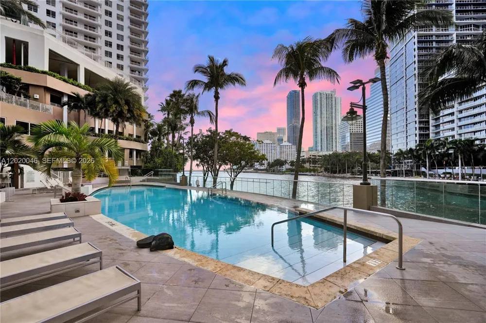 901 Brickell Key Blvd #3204 Miami, FL 33131