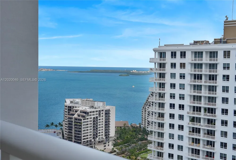 901 Brickell Key Blvd #3204 Miami, FL 33131