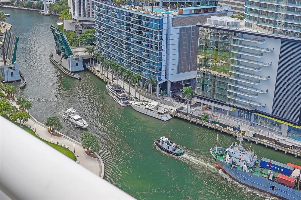 901 Brickell Key Blvd #3204 Miami, FL 33131