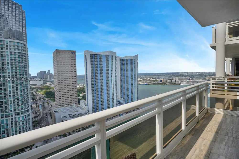 901 Brickell Key Blvd #3204 Miami, FL 33131