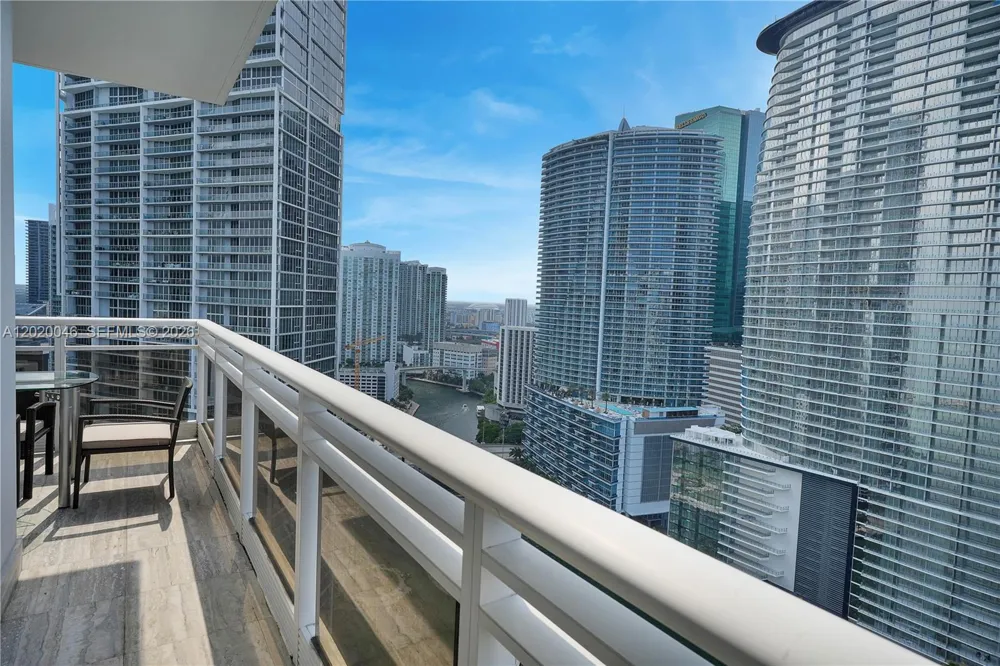901 Brickell Key Blvd #3204 Miami, FL 33131