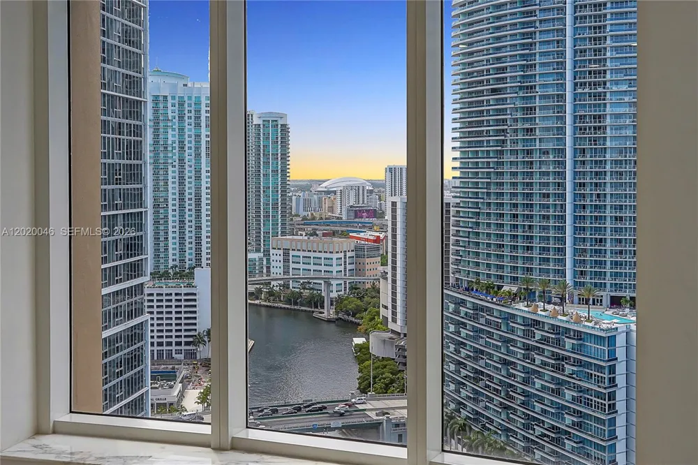901 Brickell Key Blvd #3204 Miami, FL 33131