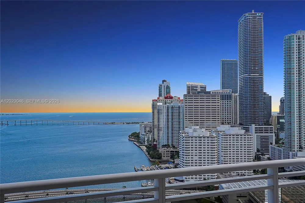 901 Brickell Key Blvd #3204 Miami, FL 33131