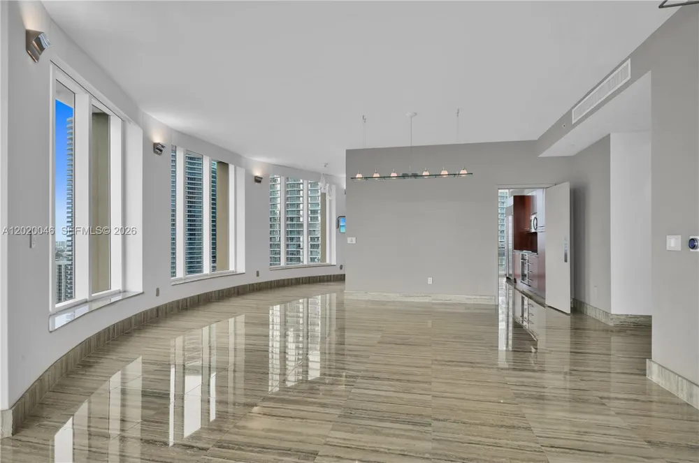 901 Brickell Key Blvd #3204 Miami, FL 33131