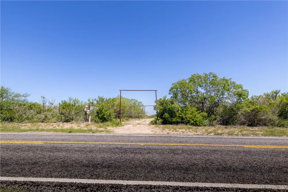1305 FM 799 George West, TX 78022
