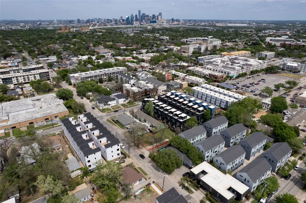 110 adams Avenue Dallas, TX 75208