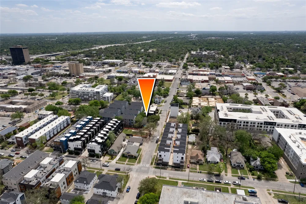 110 adams Avenue Dallas, TX 75208