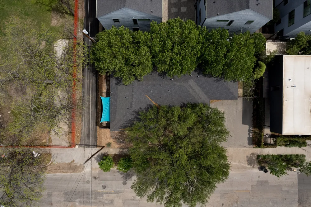 110 adams Avenue Dallas, TX 75208
