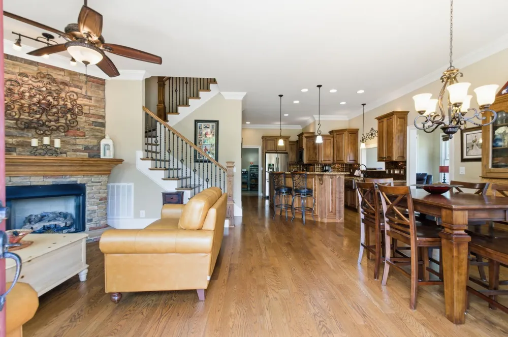 1024 Cumberland Dr Chapmansboro, TN 37035