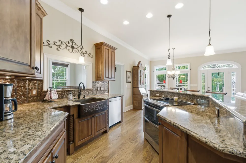1024 Cumberland Dr Chapmansboro, TN 37035