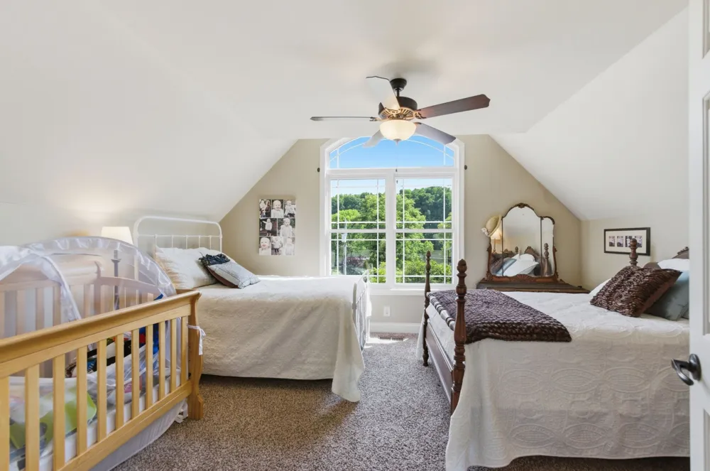 1024 Cumberland Dr Chapmansboro, TN 37035