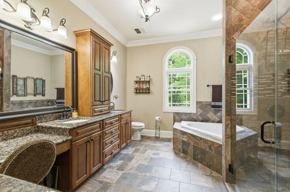 1024 Cumberland Dr Chapmansboro, TN 37035