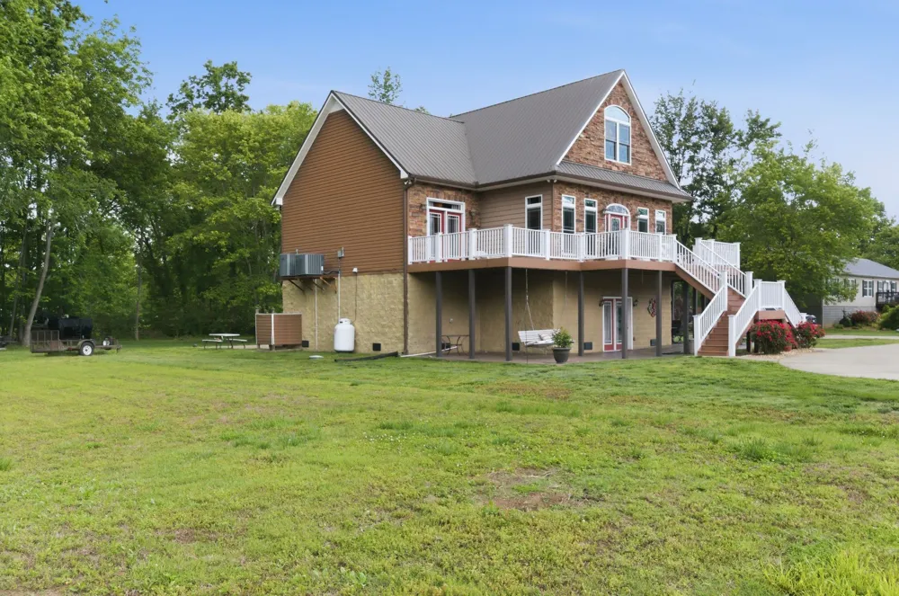 1024 Cumberland Dr Chapmansboro, TN 37035