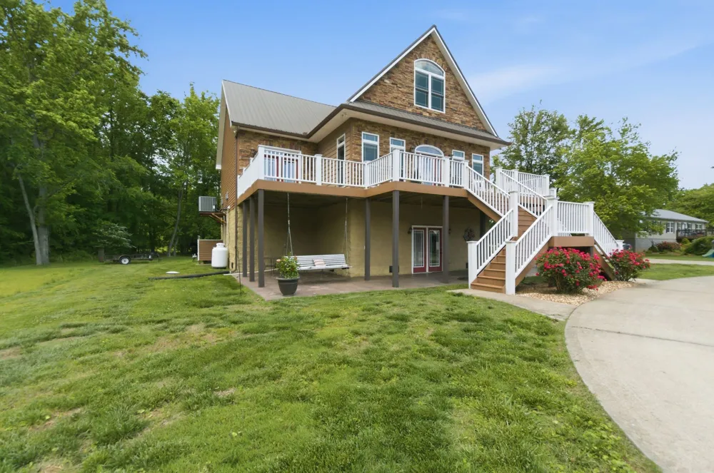 1024 Cumberland Dr Chapmansboro, TN 37035