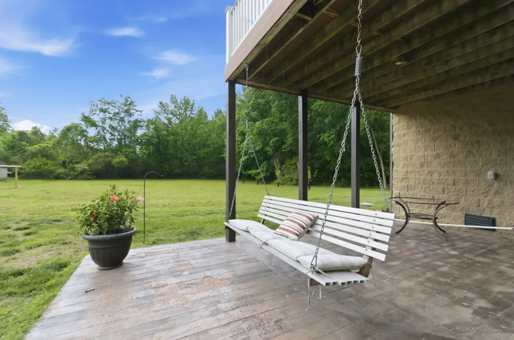 1024 Cumberland Dr Chapmansboro, TN 37035