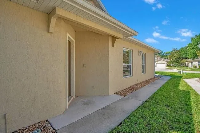 208 LAMONTE POINT CT Debary, FL 32713