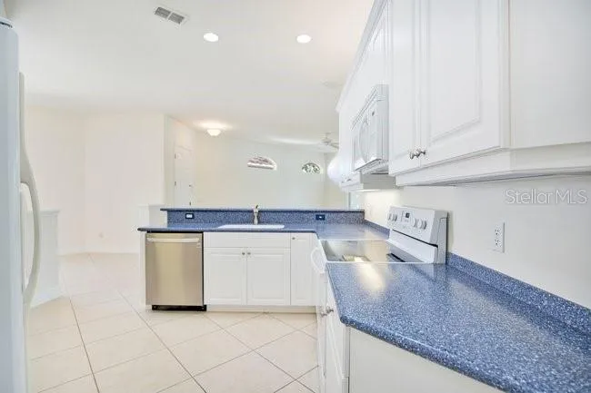 208 LAMONTE POINT CT Debary, FL 32713