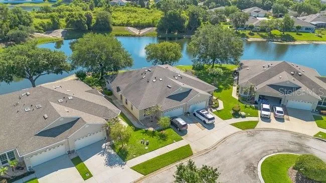 208 LAMONTE POINT CT Debary, FL 32713