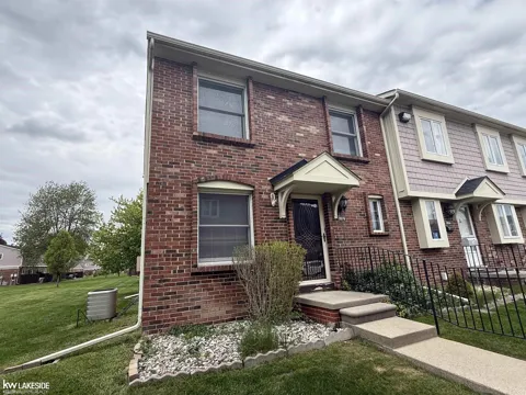 20016 Great Oaks Circle Circle