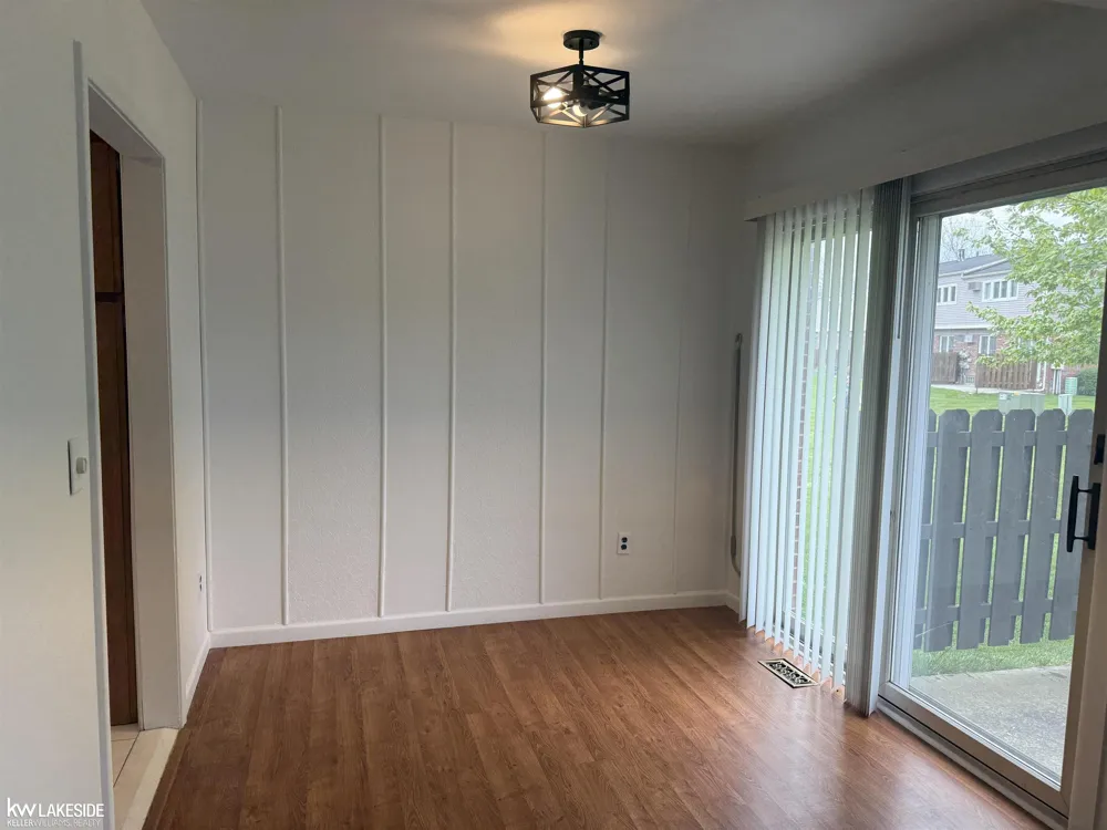 20016 Great Oaks Circle Circle Clinton Charter Township, MI 48038