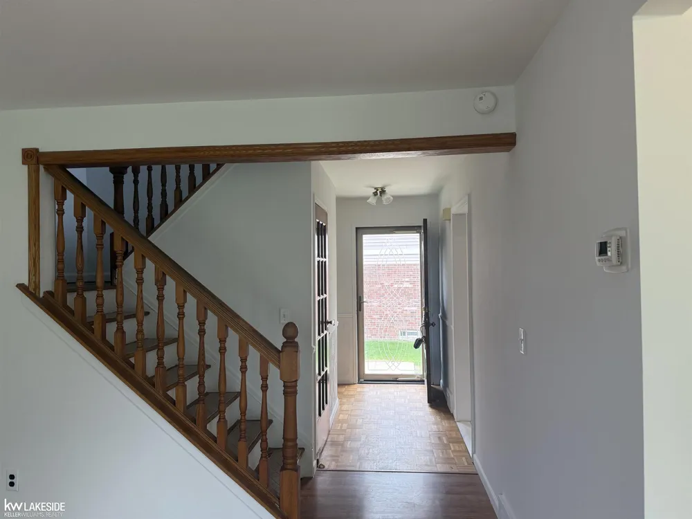 20016 Great Oaks Circle Circle Clinton Charter Township, MI 48038