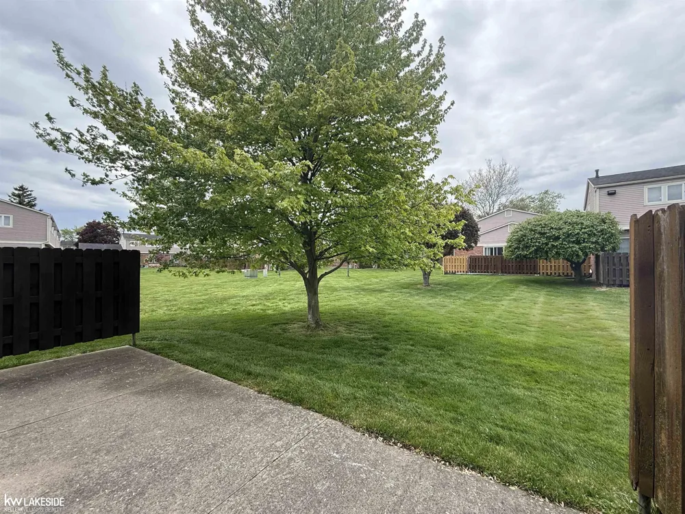 20016 Great Oaks Circle Circle Clinton Charter Township, MI 48038