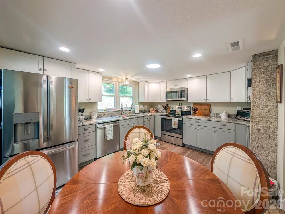 314 Byrd Creek Road Green Mountain, NC 28740