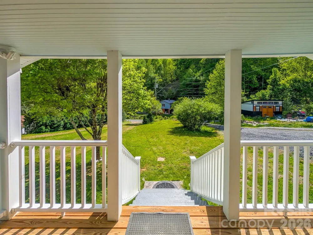 314 Byrd Creek Road Green Mountain, NC 28740