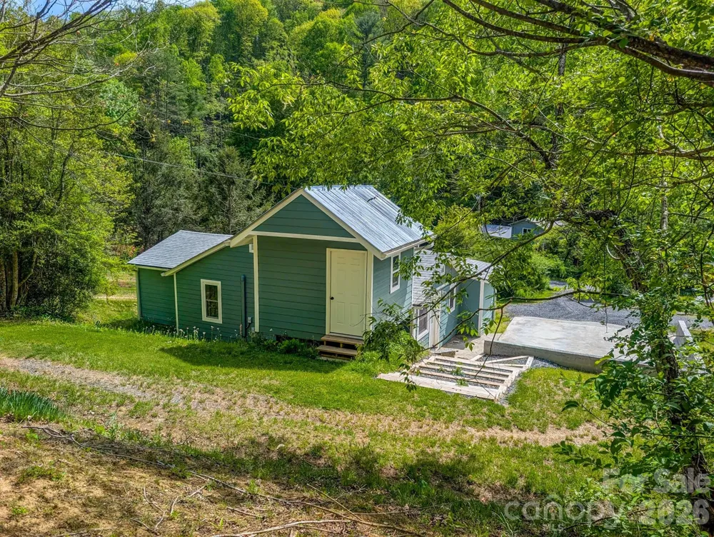 314 Byrd Creek Road Green Mountain, NC 28740