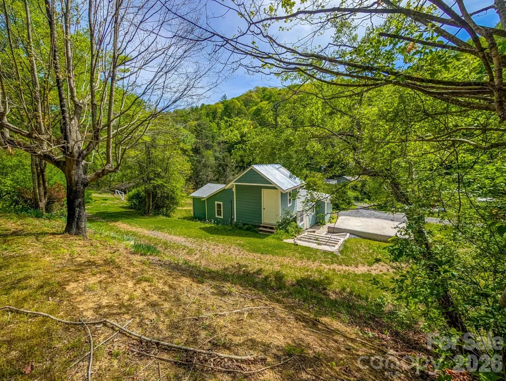 314 Byrd Creek Road Green Mountain, NC 28740