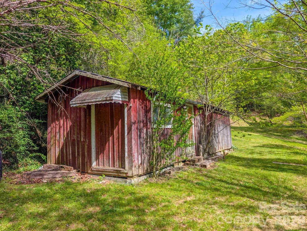 314 Byrd Creek Road Green Mountain, NC 28740