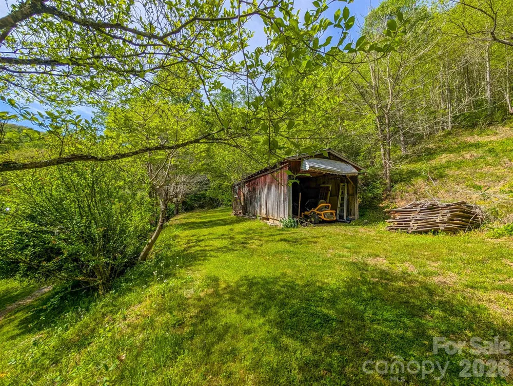 314 Byrd Creek Road Green Mountain, NC 28740