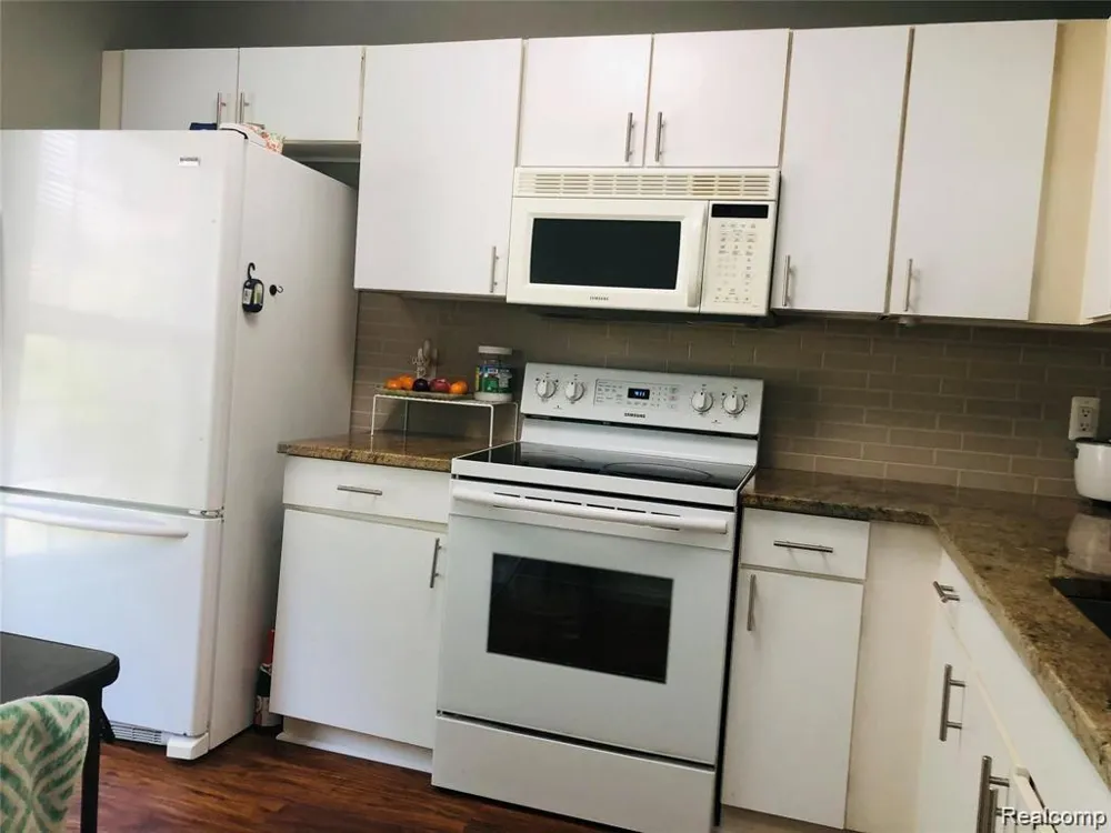 41419 CORNELL DRIVE Novi City, MI 48377